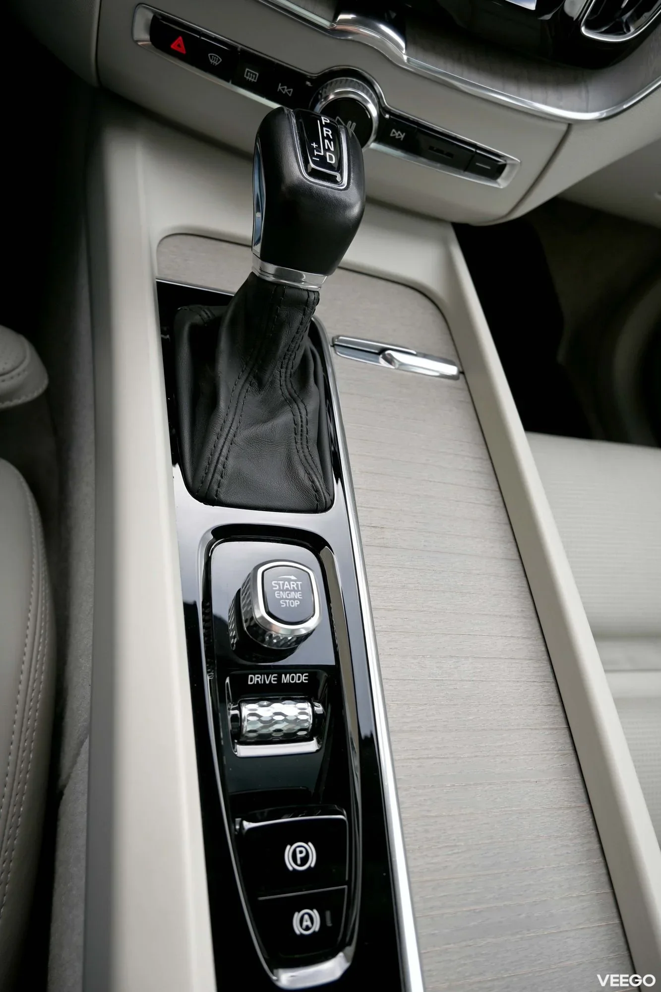 Volvo XC60 AWD B&W 4C LUXURY INSCRIPTION XENIUM INTELLI PRO FULL 2 173kW