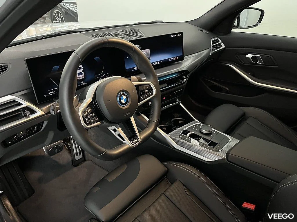 BMW 330 xDrive Sedan M Sport Drag HiFi Rattvärme Park Assist 0kW