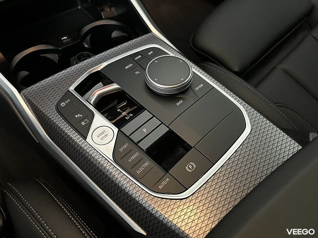 BMW 330 xDrive Sedan M Sport Drag HiFi Rattvärme Park Assist 0kW