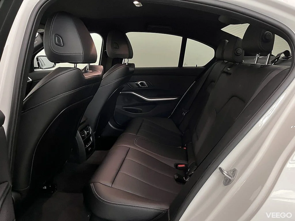 BMW 330 xDrive Sedan M Sport Drag HiFi Rattvärme Park Assist 0kW
