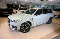 Volvo XC90 AWD H&K ULTIMATE DARK 7 INTELLI SAFE 2 335kW thumbnail