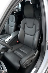 Volvo XC90 AWD H&K ULTIMATE DARK 7 INTELLI SAFE 2 335kW thumbnail
