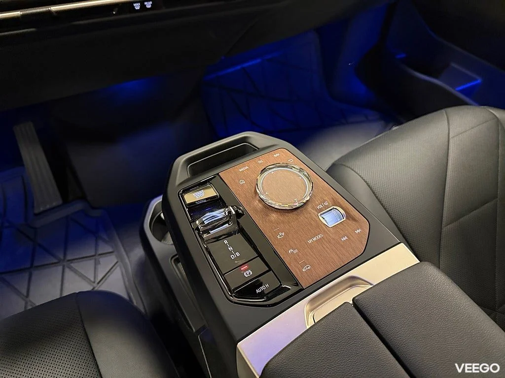 BMW iX xDrive50 524HK Sport /Sky Lounge /Laser /HuD /Moms 385kW