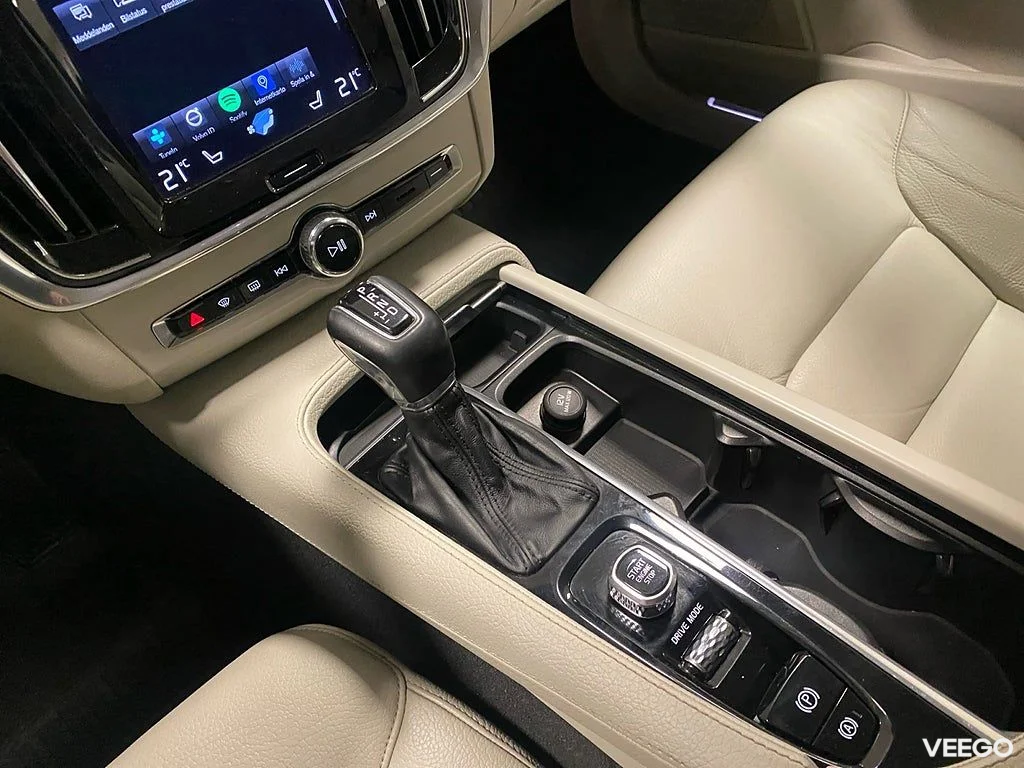 Volvo V90 T5 250HK Business Adv /Drag /Värmare 184kW
