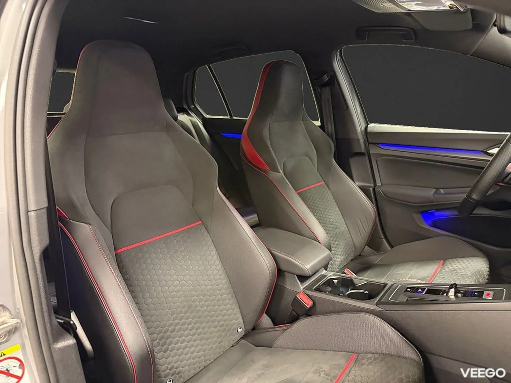 Volkswagen Golf GTI Clubsport 2.0 TSI DSG 300HK /Navi 221kW