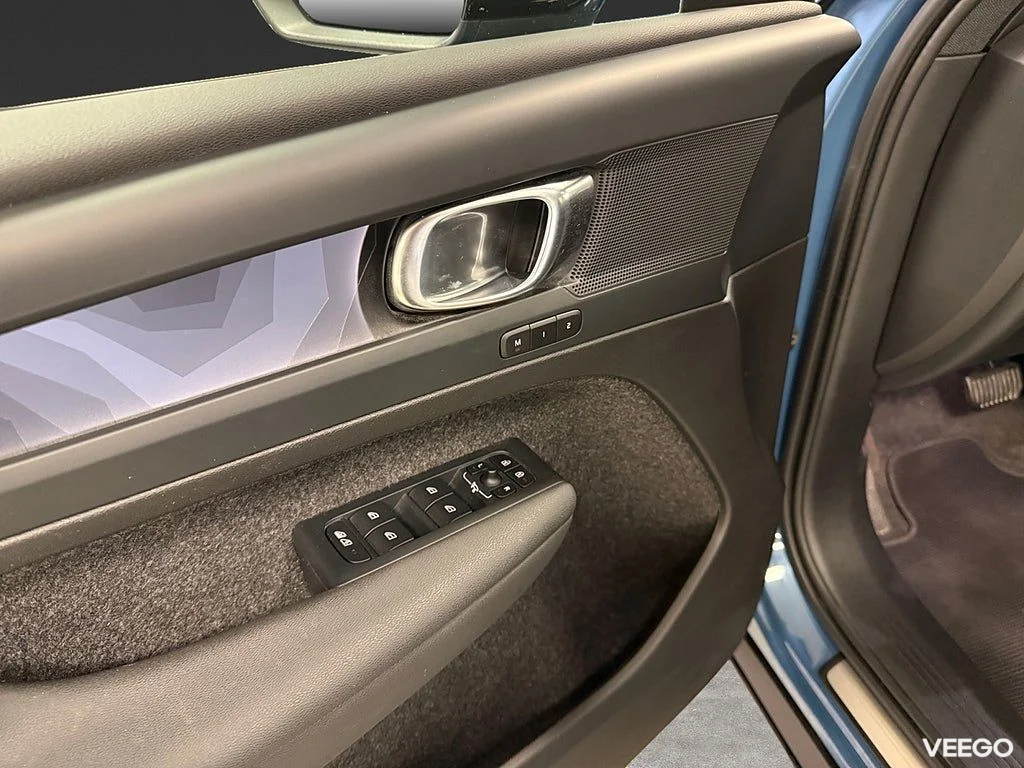 Volvo XC40 Recharge Twin 408HK Plus /Drag /B-Kamera /Moms 300kW