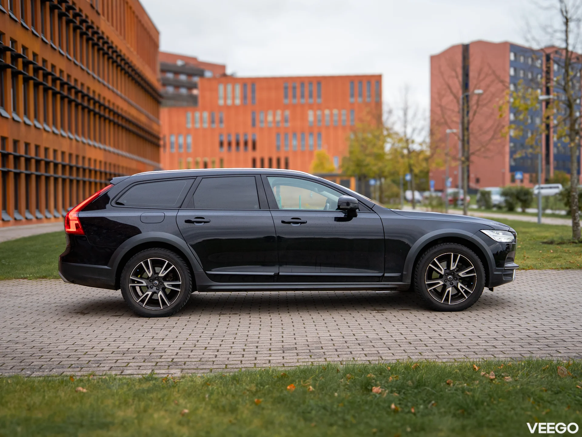 Volvo V90 Cross Country 2019 2.0 140kW