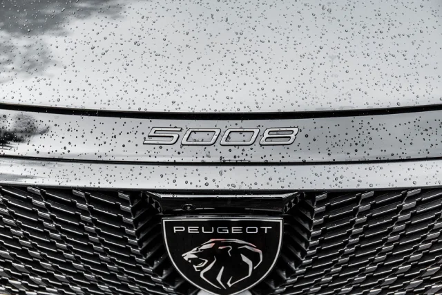 Image of Peugeot 5008 GT Exclusive Hybrid 145 e-DCS6 1.2 100kW