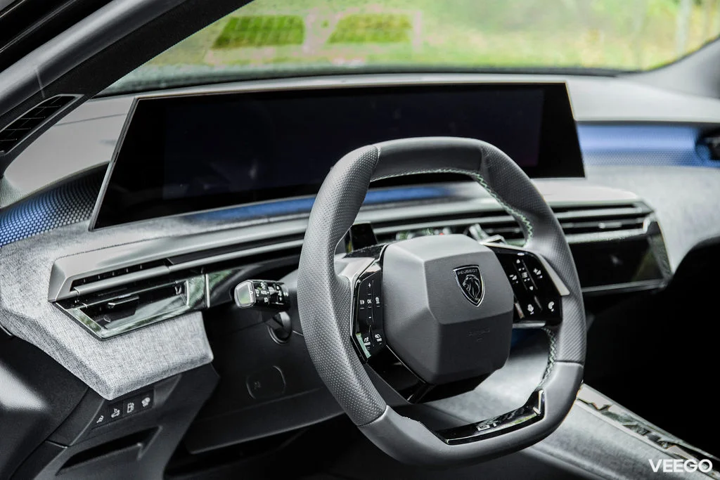 Peugeot 5008 GT Exclusive Hybrid 145 e-DCS6 1.2 100kW