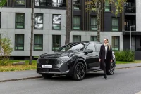 Peugeot 5008 GT Exclusive Hybrid 145 e-DCS6 1.2 100kW thumbnail