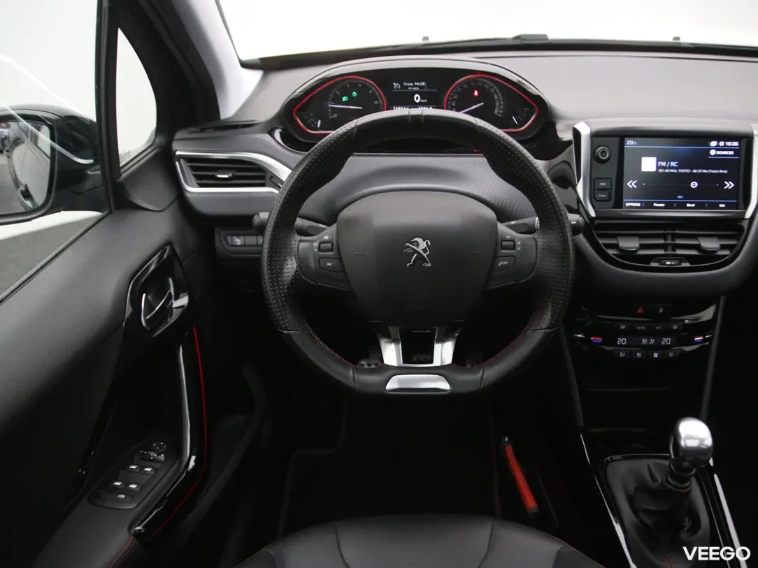 Peugeot 2008 1.2 96kW
