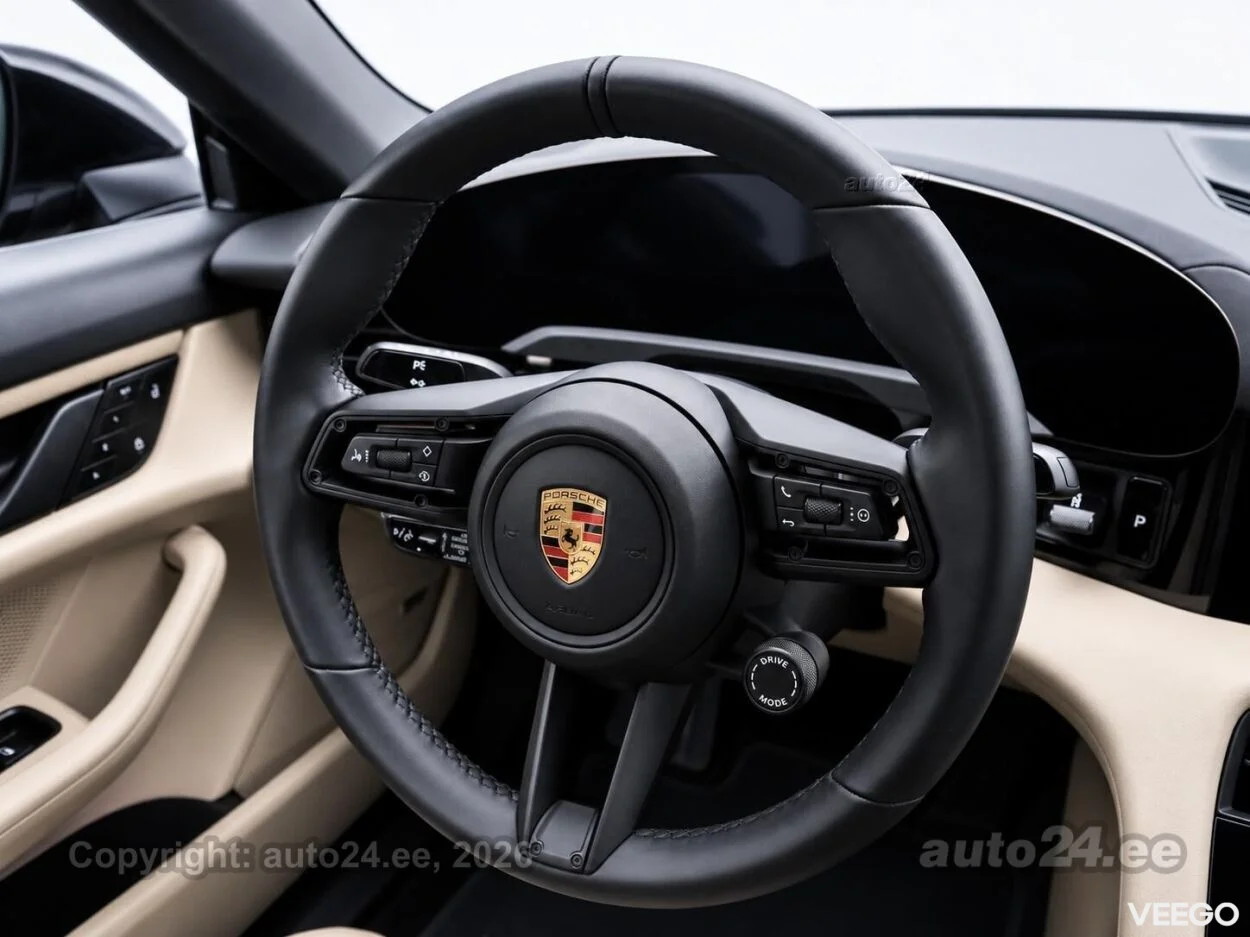 Porsche Taycan 93 KWh 350kW