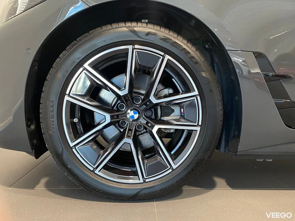 BMW i4 eDrive 40 M-sportpaket Head up-display Drag 0kW
