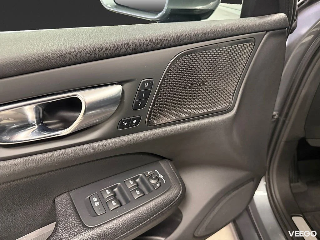 Volvo V60 Recharge T6 AWD 341HK Inscription /Pano /H/K /Drag 251kW