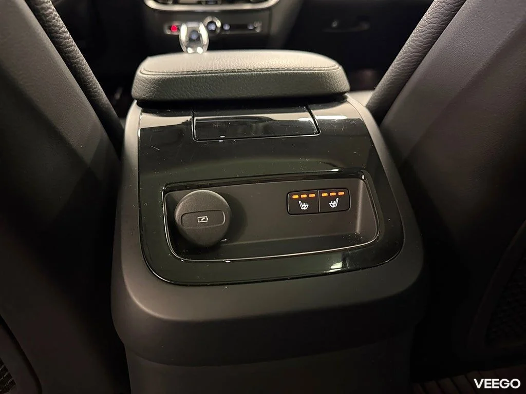 Volvo V60 Recharge T6 AWD 341HK Inscription /Pano /H/K /Drag 251kW