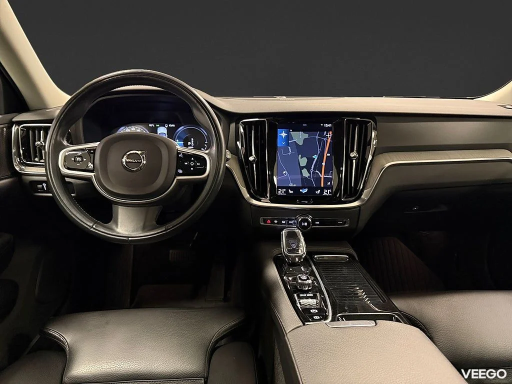 Volvo V60 Recharge T6 AWD 341HK Inscription /Pano /H/K /Drag 251kW