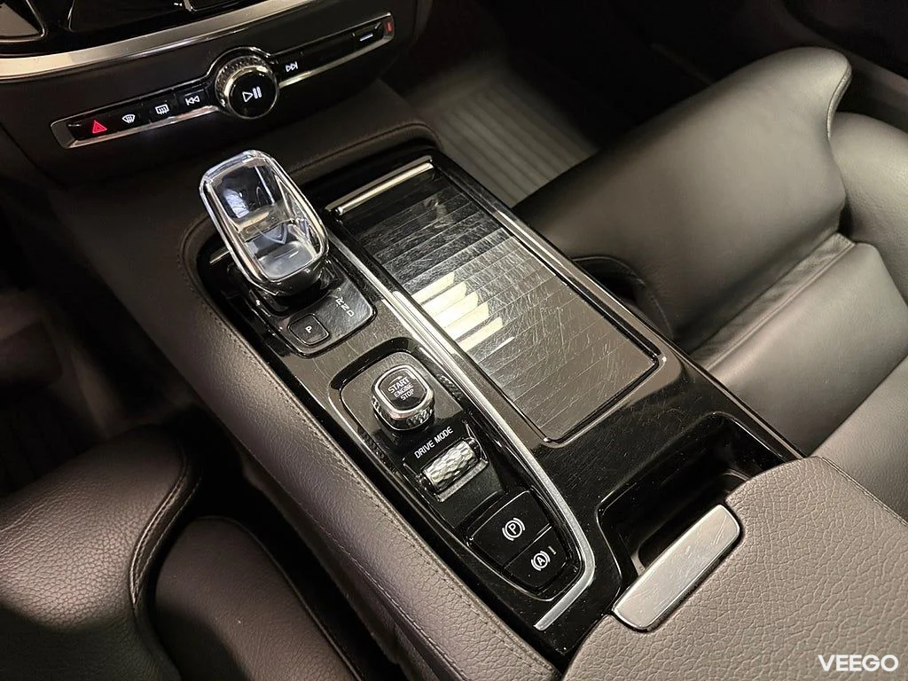 Volvo V60 Recharge T6 AWD 341HK Inscription /Pano /H/K /Drag 251kW