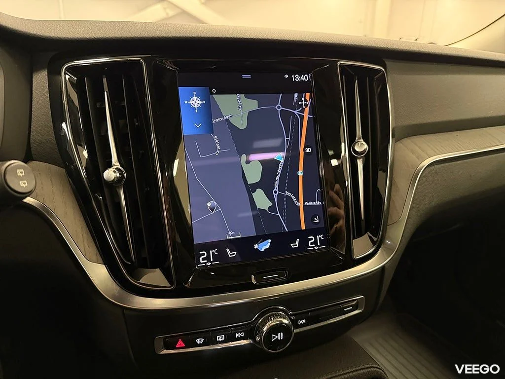 Volvo V60 Recharge T6 AWD 341HK Inscription /Pano /H/K /Drag 251kW