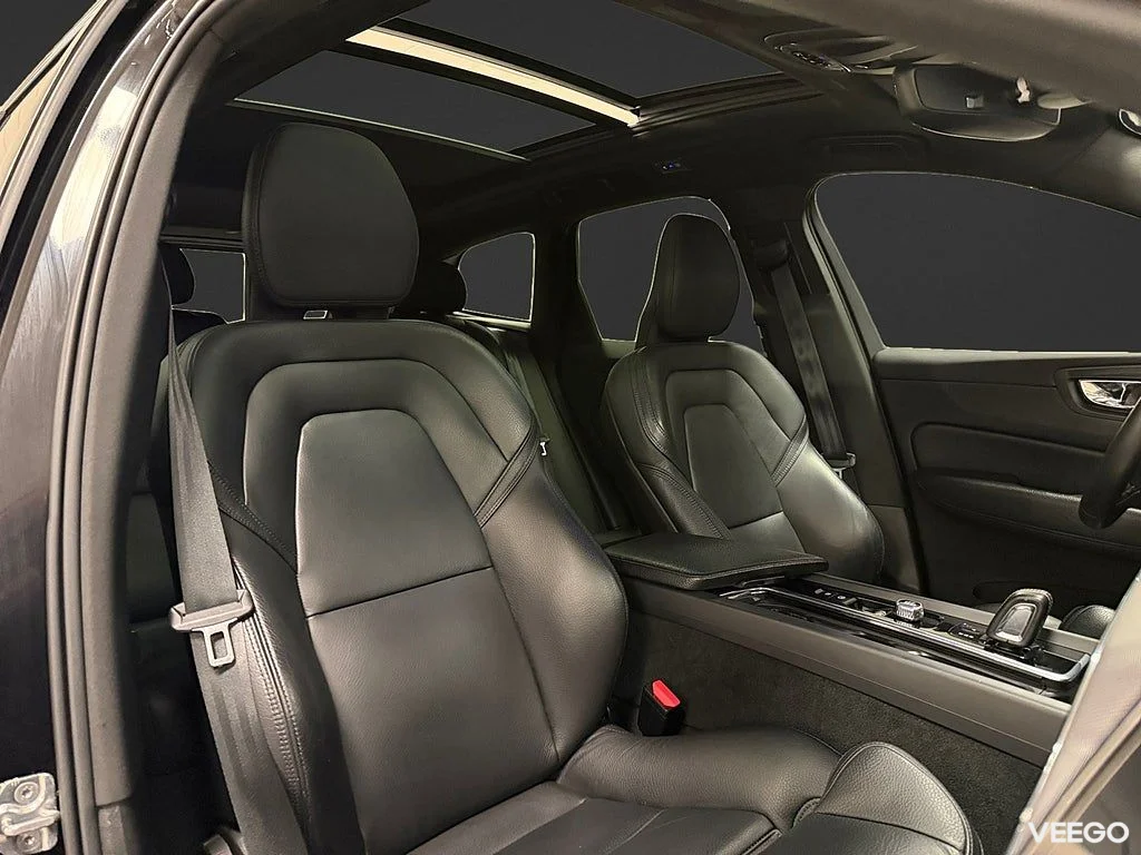 Volvo XC60 T8 TwEn AWD 392HK R-Design /Pano /B-Kamera 288kW