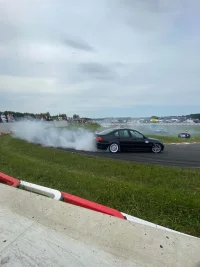 BMW 318 3.0 190kW thumbnail