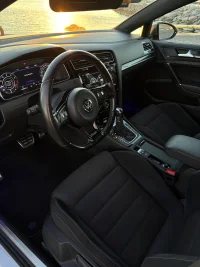 Volkswagen Golf R 2.0 228kW thumbnail