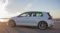 Volkswagen Golf R 2.0 228kW thumbnail