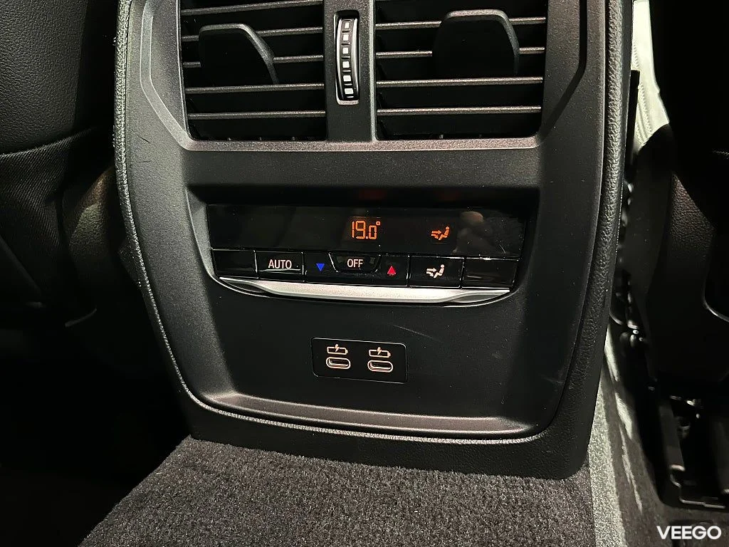 BMW 320 320D xDrive Touring M Sport Drag Rattvärme Navi HiFi 140kW