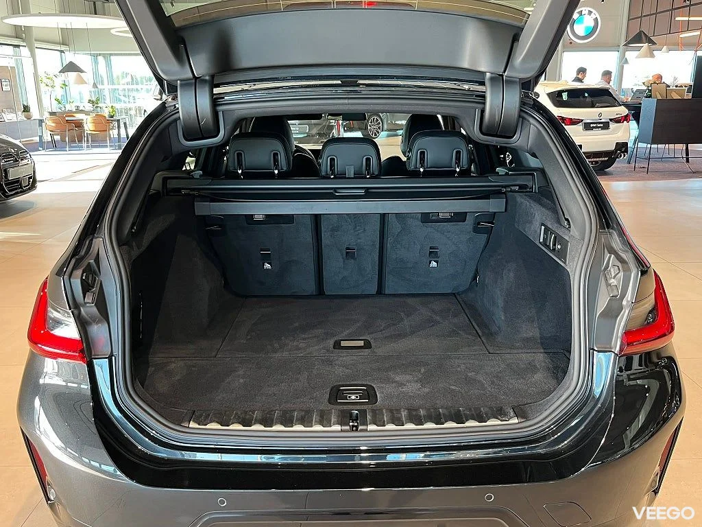 BMW 320 320D xDrive Touring M Sport Drag Rattvärme Navi HiFi 140kW