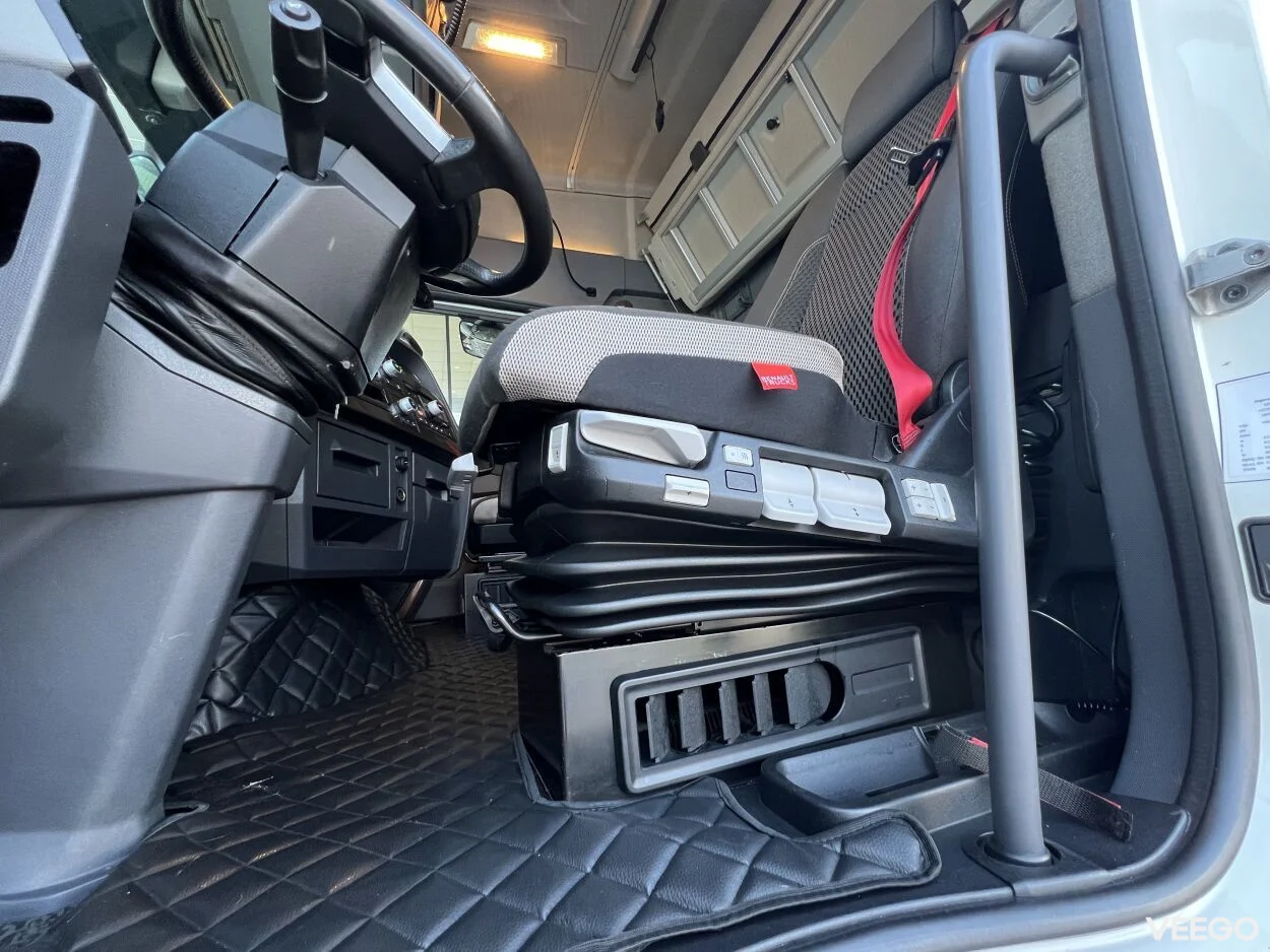 Renault C 250 High 12.8 360kW