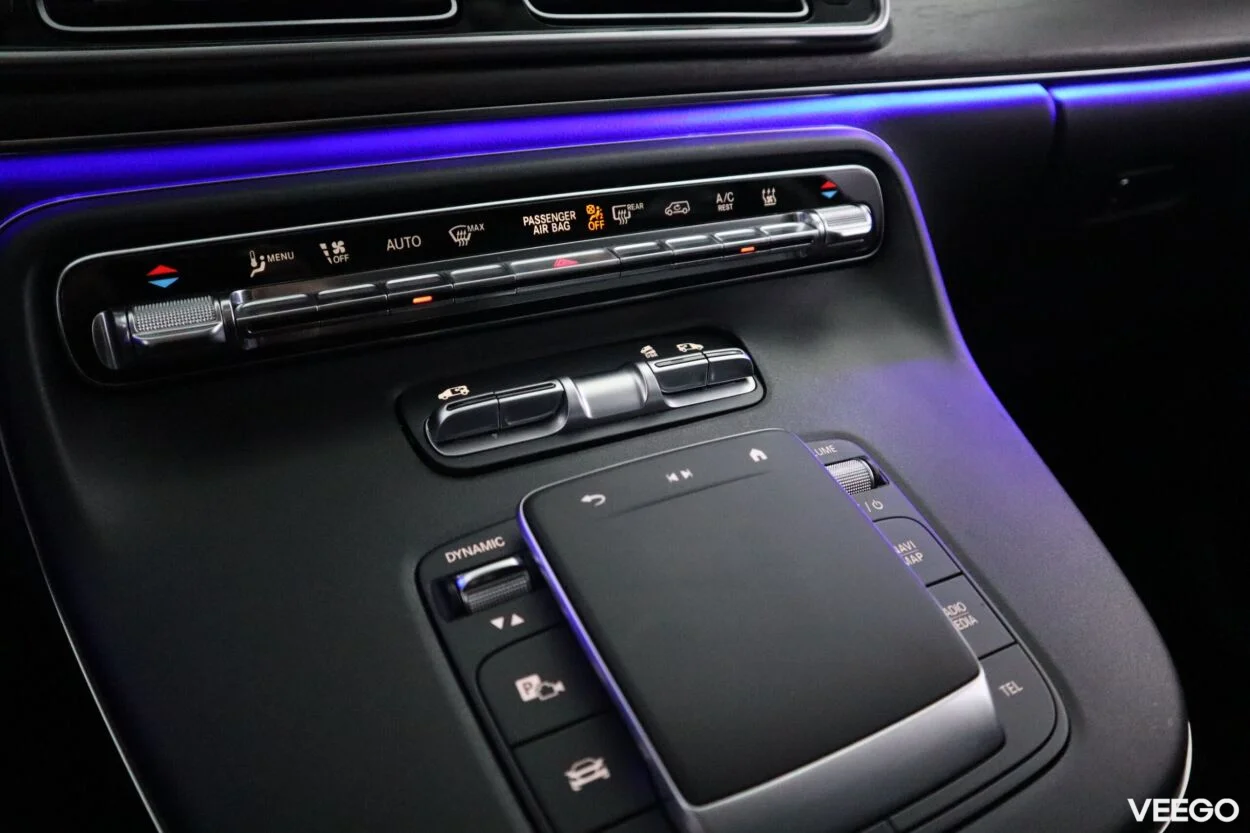 Mercedes-Benz V300 d 4Matic Avantgarde A3 2 174kW