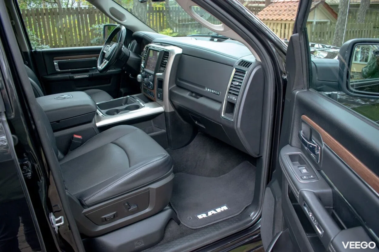 Dodge Ram 4WD LARAMIE 3 179kW