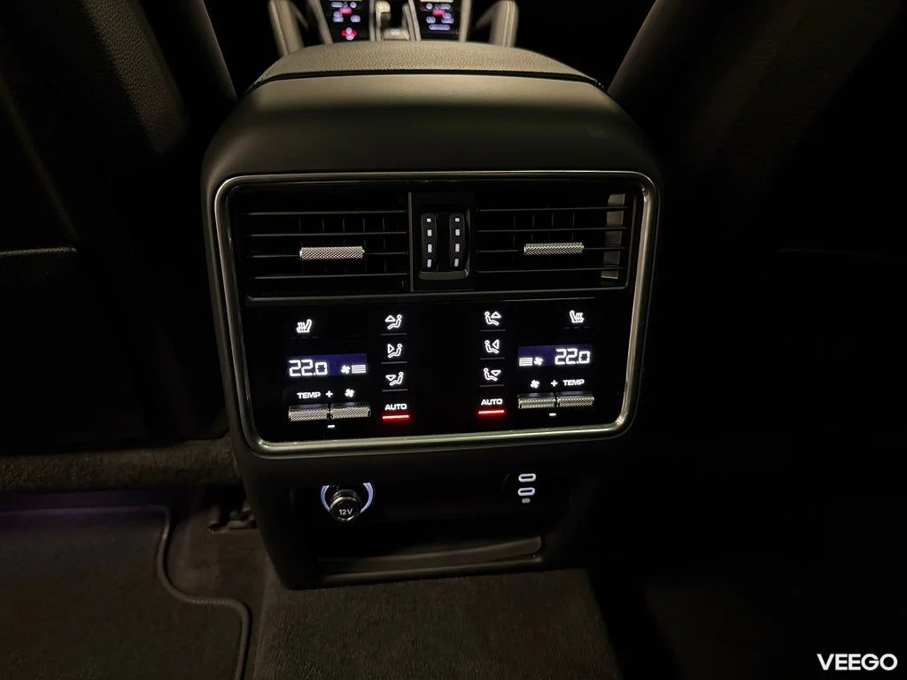 Porsche Cayenne E-Hybrid 462HK Pano /Soft Close /HuD/Se Spec 340kW