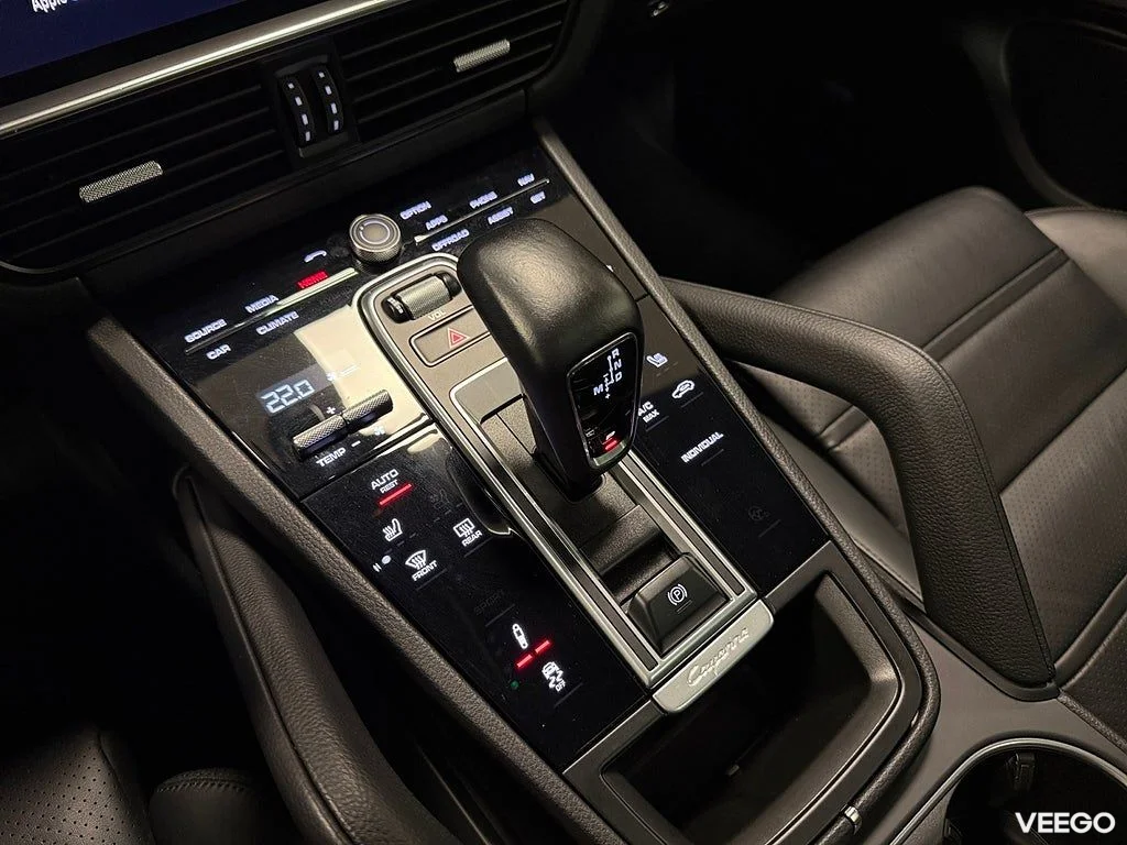 Porsche Cayenne E-Hybrid 462HK Pano /Soft Close /HuD/Se Spec 340kW