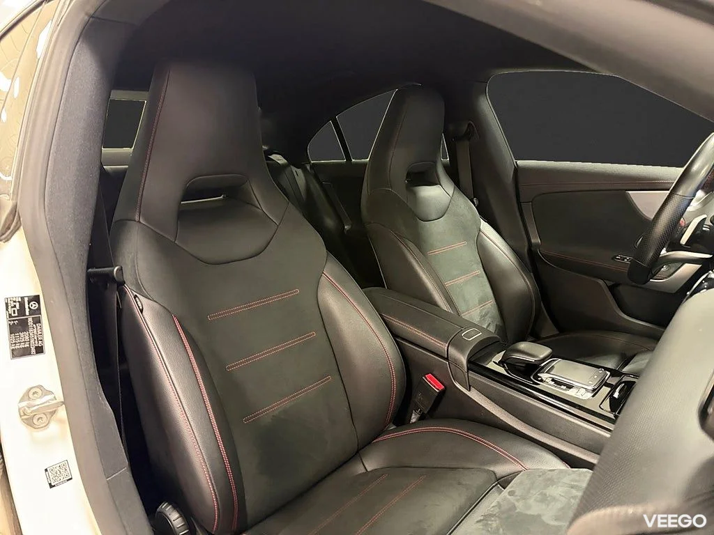 Mercedes-Benz CLA220 CLA 220 4M 190HK AMG /B-Kamera /CarPlay 140kW