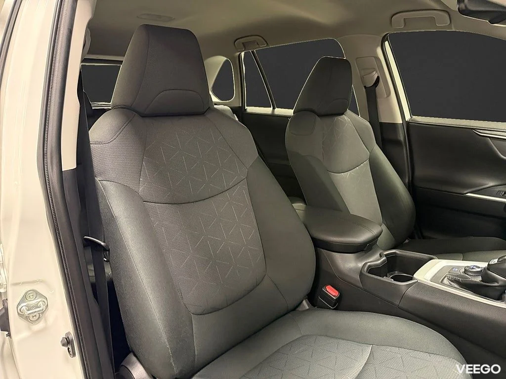 Toyota RAV4 Hybrid AWD-i E-CVT 222HK Active /B-Kamera 163kW