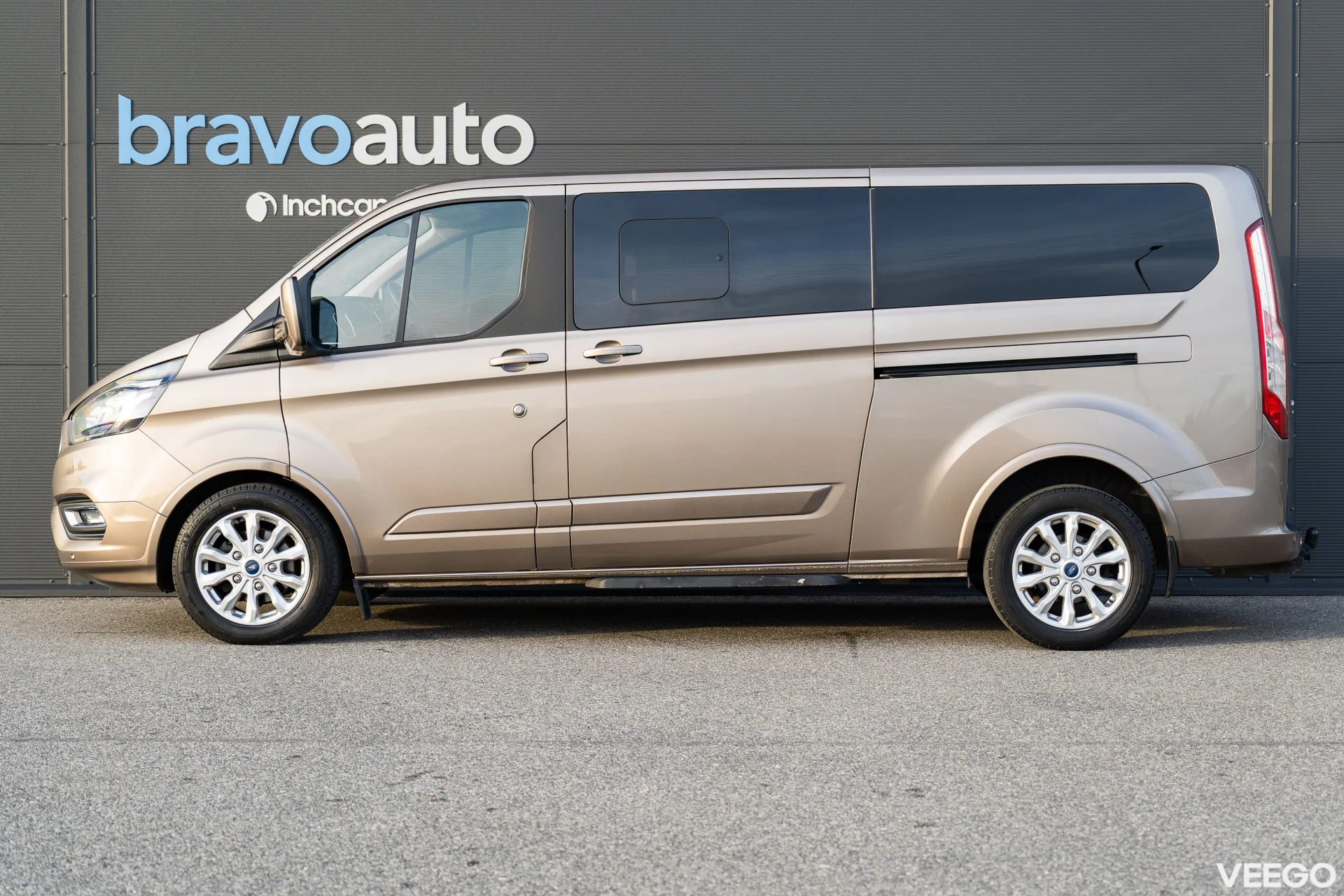 Ford Tourneo Custom 320L EcoBlue Titanium 2 136kW