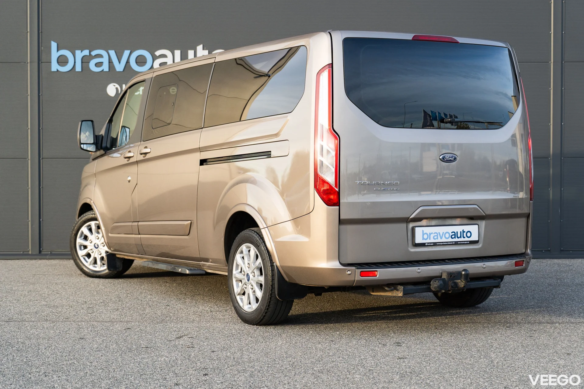 Ford Tourneo Custom 320L EcoBlue Titanium 2 136kW