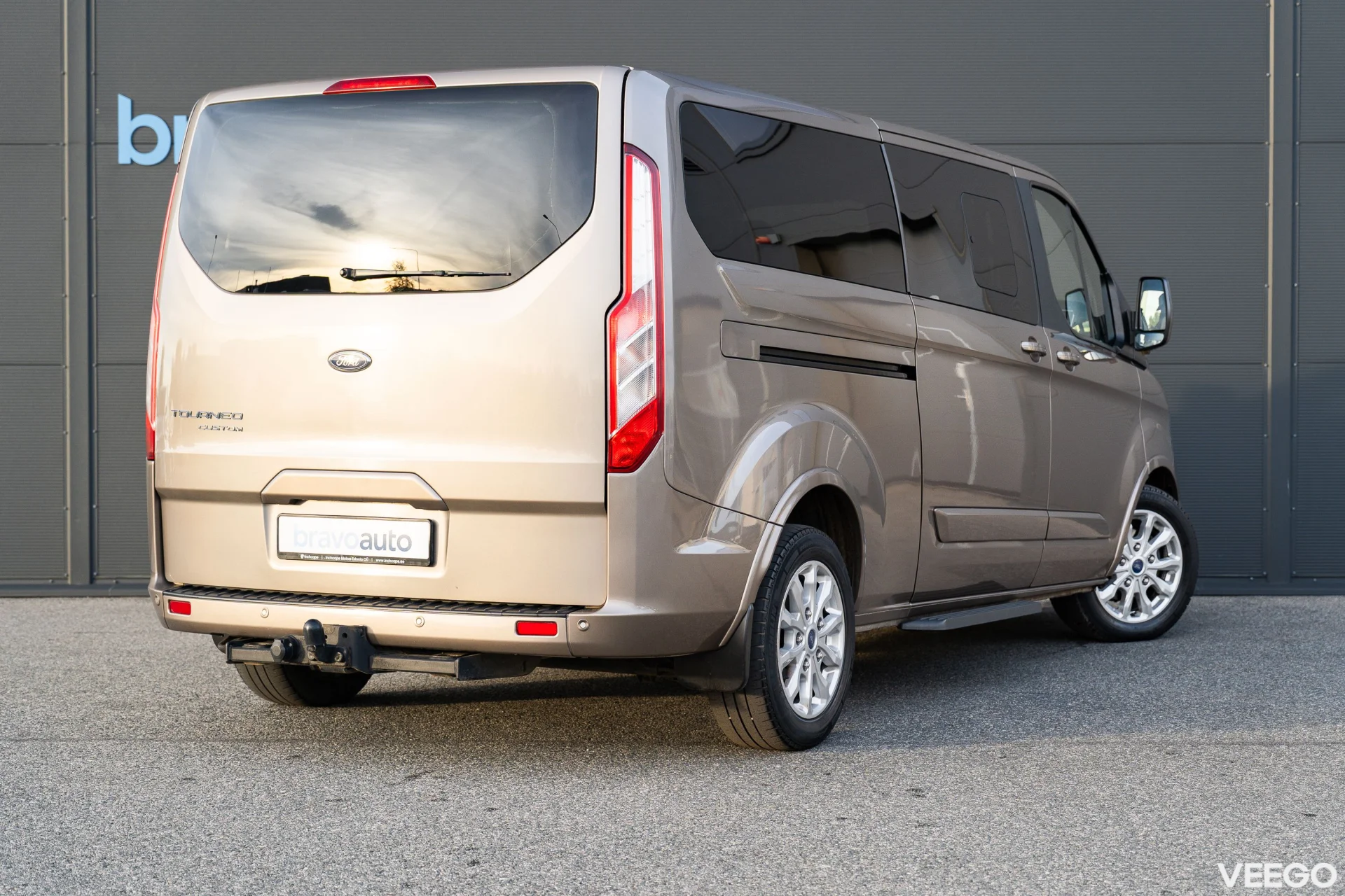 Ford Tourneo Custom 320L EcoBlue Titanium 2 136kW