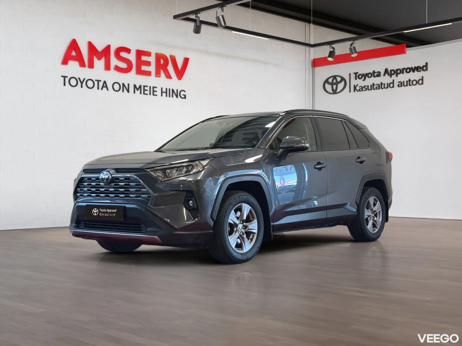 Toyota RAV4 Luxury + Comfort pakett 2 129kW