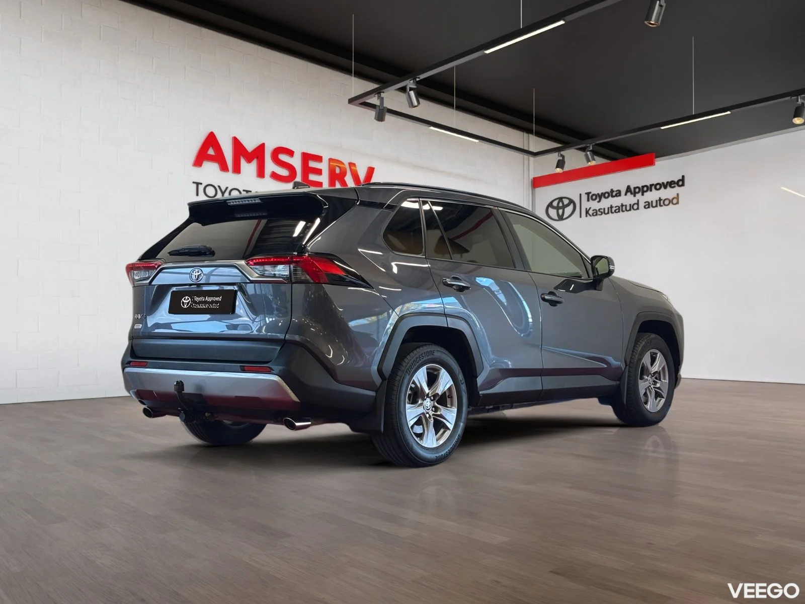 Toyota RAV4 Luxury + Comfort pakett 2 129kW