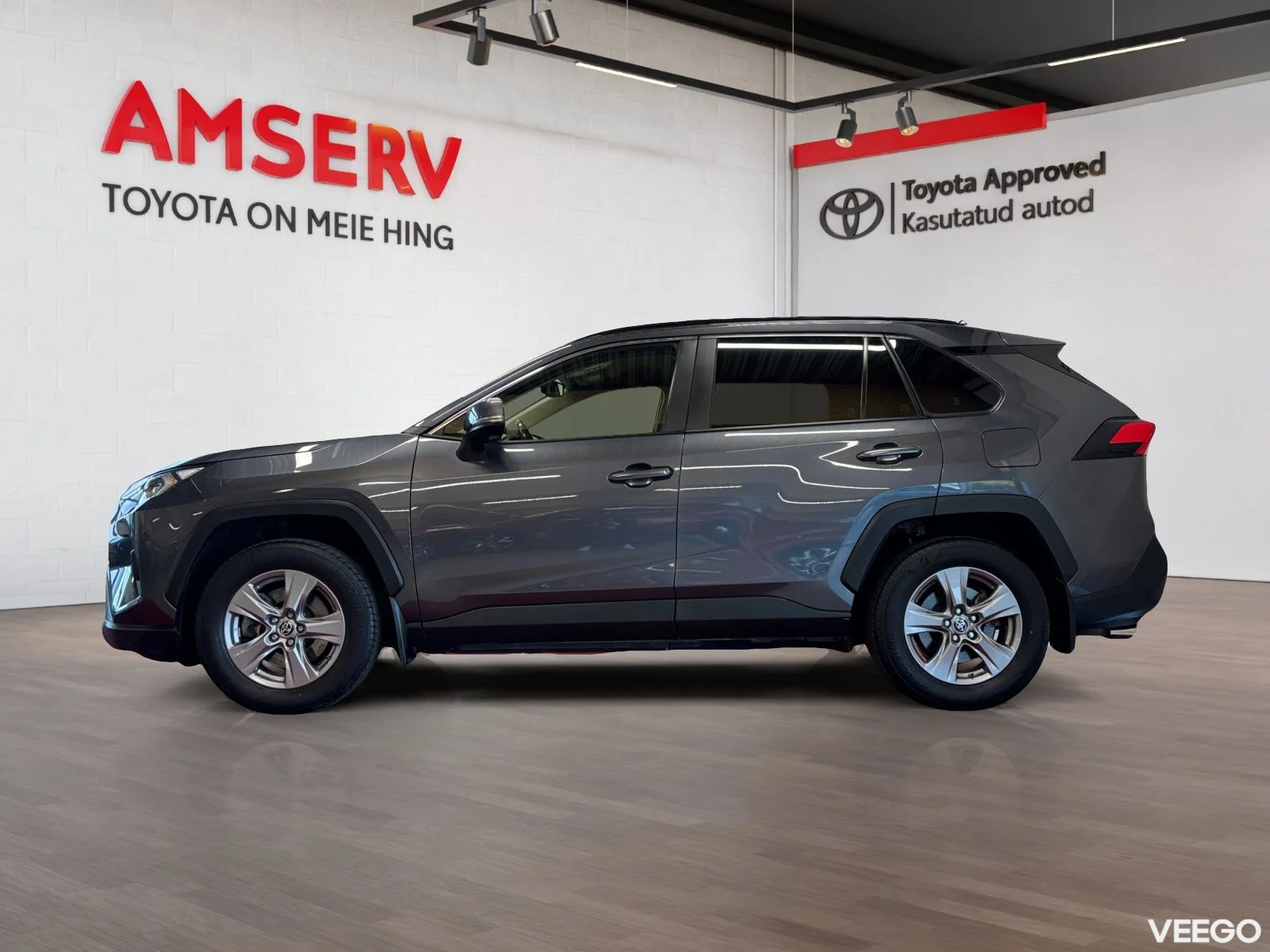Toyota RAV4 Luxury + Comfort pakett 2 129kW