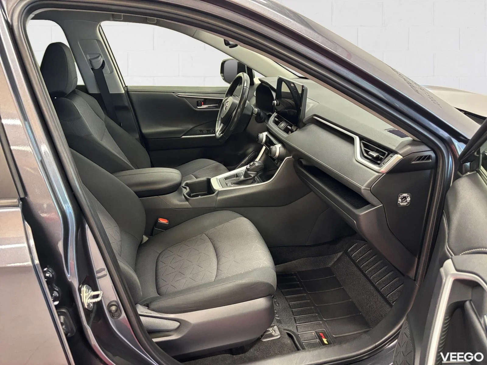 Toyota RAV4 Luxury + Comfort pakett 2 129kW