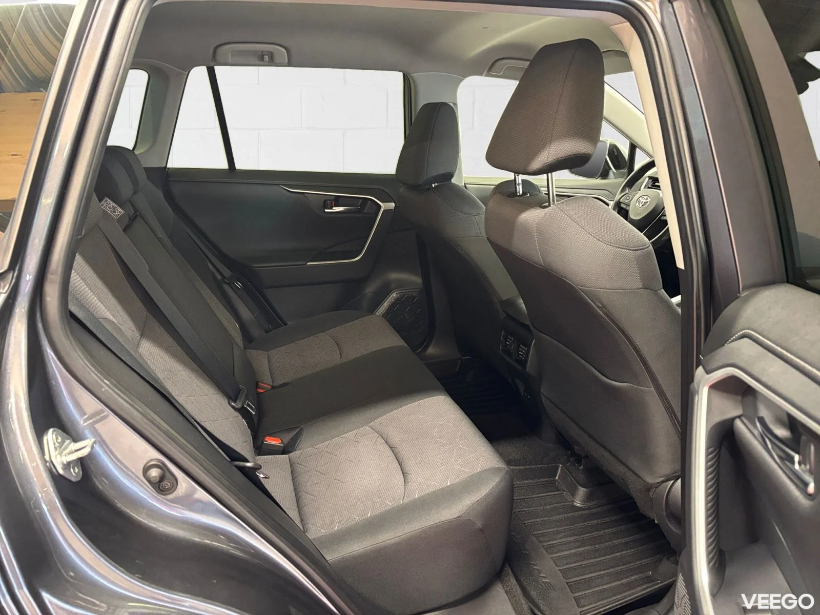 Toyota RAV4 Luxury + Comfort pakett 2 129kW
