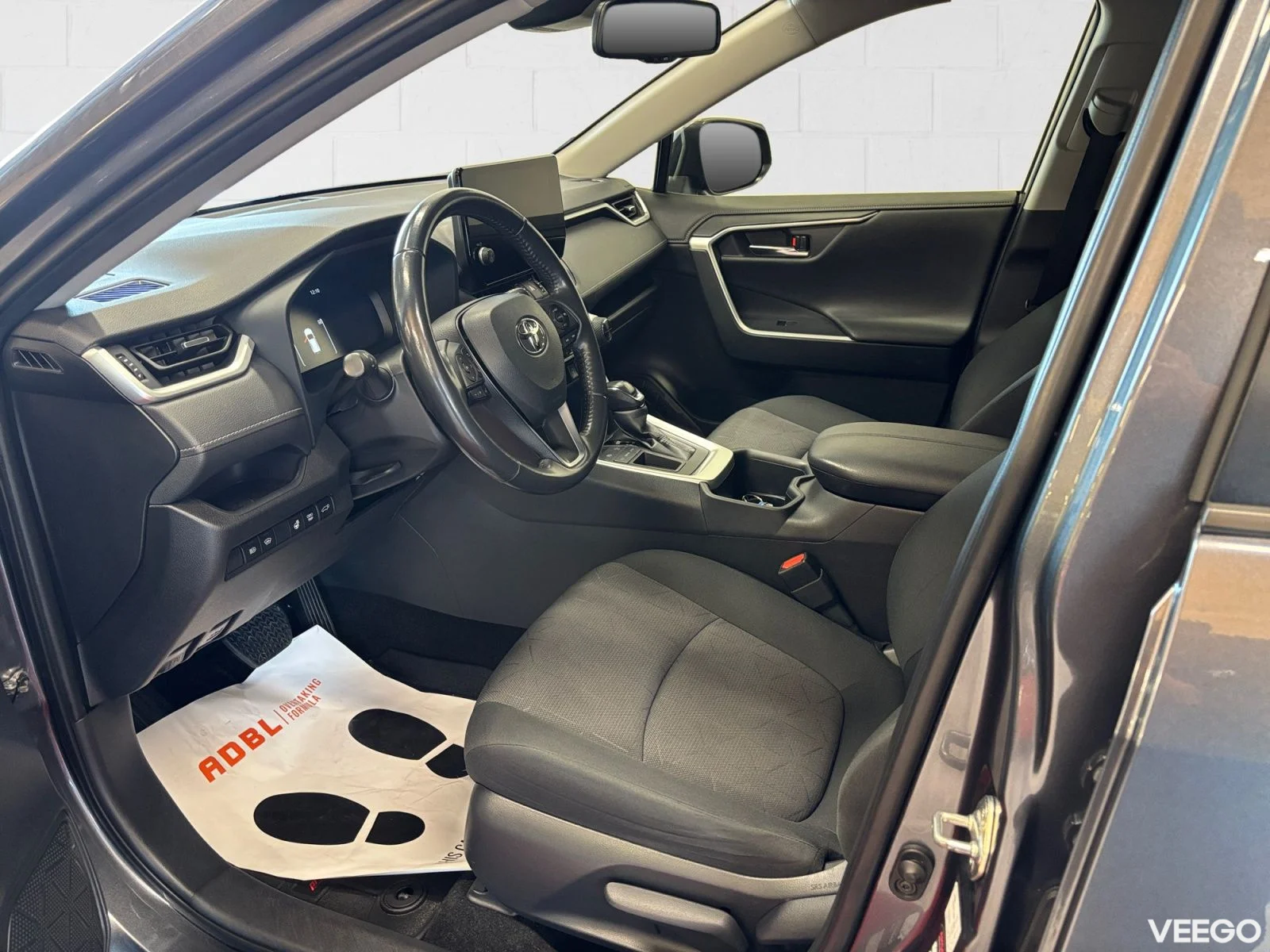 Toyota RAV4 Luxury + Comfort pakett 2 129kW