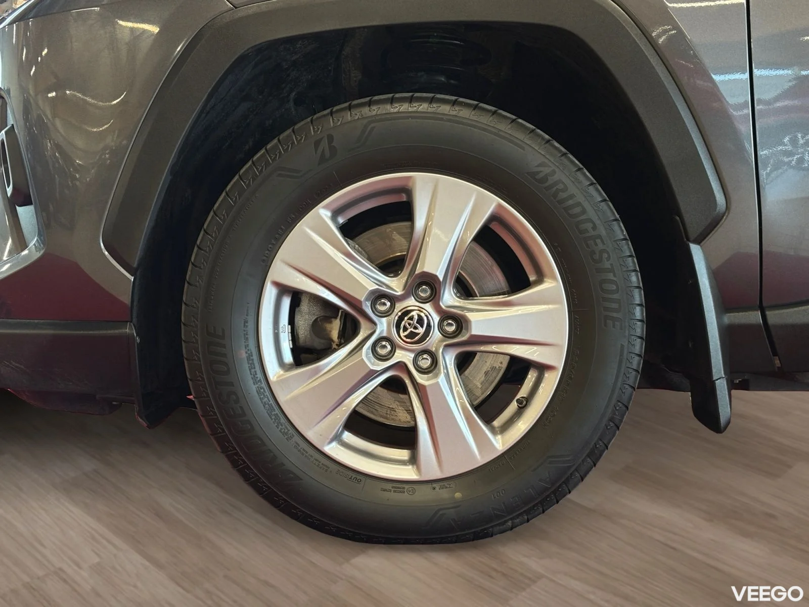 Toyota RAV4 Luxury + Comfort pakett 2 129kW