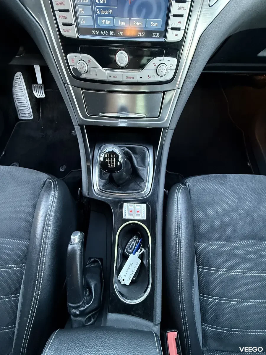 Ford Mondeo Ghia 2 103kW