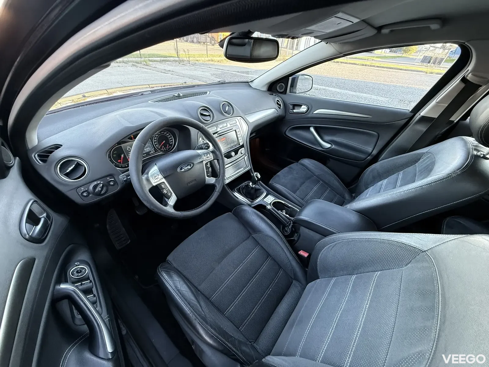 Ford Mondeo Ghia 2 103kW