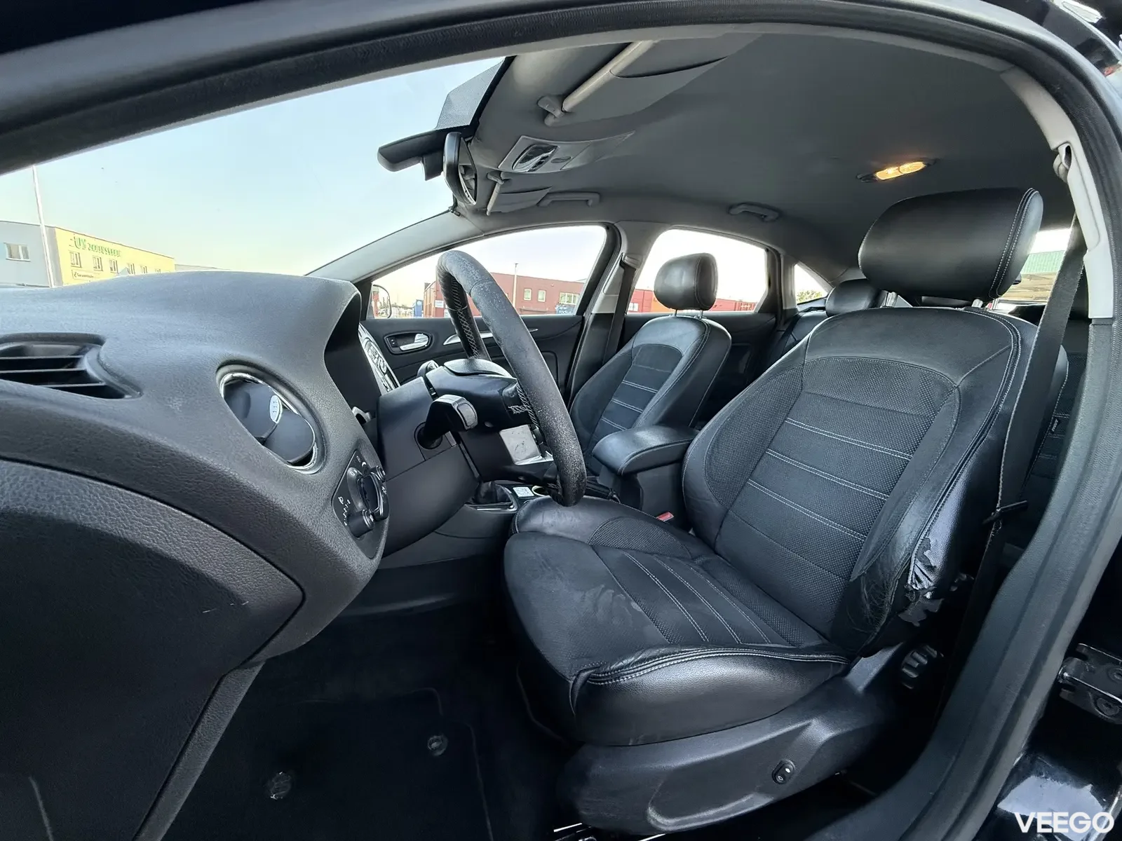 Ford Mondeo Ghia 2 103kW