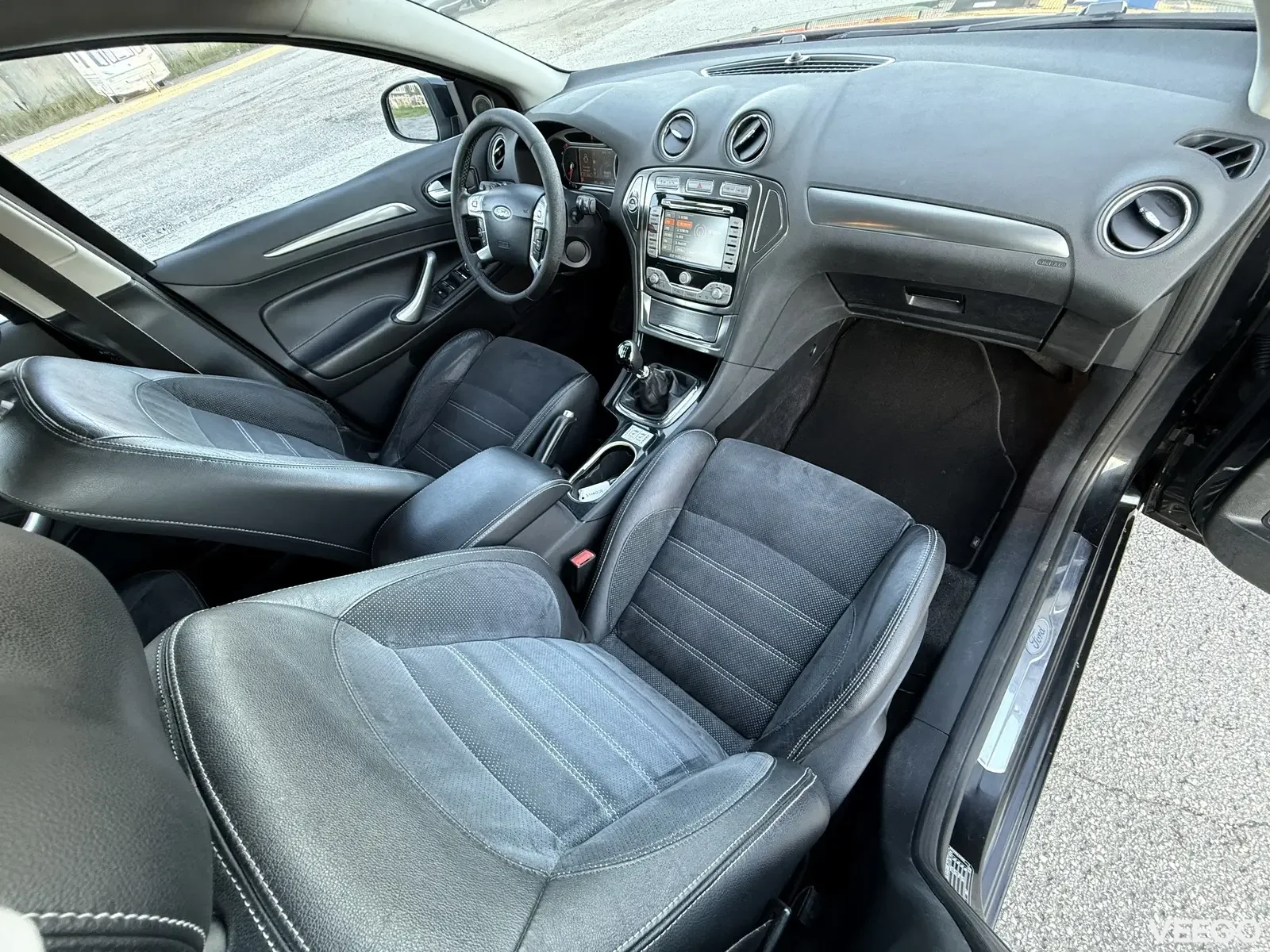 Ford Mondeo Ghia 2 103kW