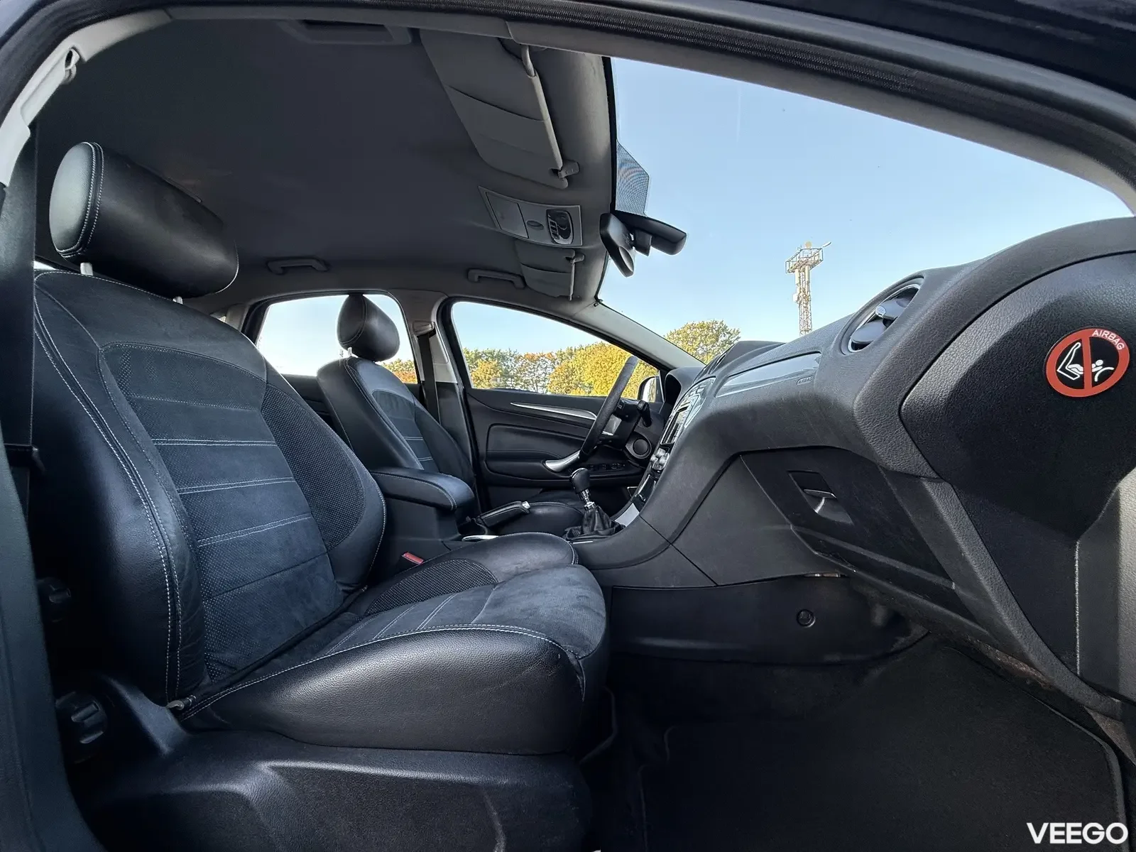 Ford Mondeo Ghia 2 103kW